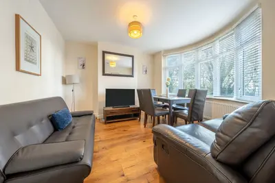 Image de 4 Bed Contractor Large Group Accommodation Luton