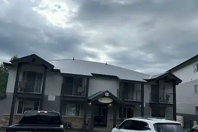 Image de Charming condo surrounded by the San Juan Mountains at Purgatory resort.