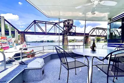 Image de Downtown Retreat Aboard Savannah Rae