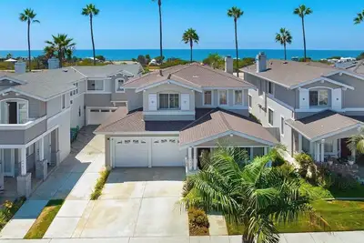 Image de Ocean View & Walkable Fully Equipped Beach Home