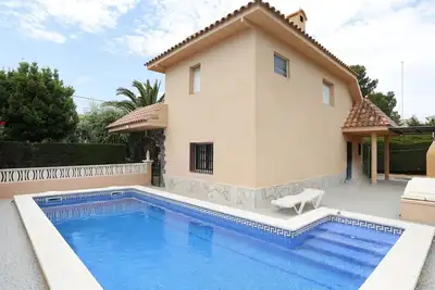 Image de Belle maison de vacances privée avec Wifi, piscine privée, Tv, patio, vue panoramique, parking