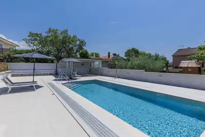 Image de Confortable appartement pour 4 personnes avec climatisation, piscine, Wifi, Tv et terrasse