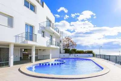 Merveilleuse maison de vacances avec climatisation, Wifi, piscine, Tv, patio et parking