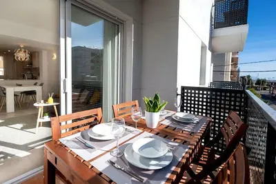 Image de Bel appartement pour 4 personnes avec piscine, Wifi, climatisation, Tv, balcon et parking