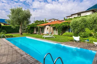 Image de Belle maison de vacances privée avec piscine privée, Wifi, terrasse, animaux admis et parking