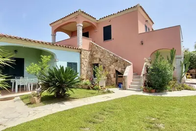 La Padula two-room ground-floor apartment with garden in San Teodoro