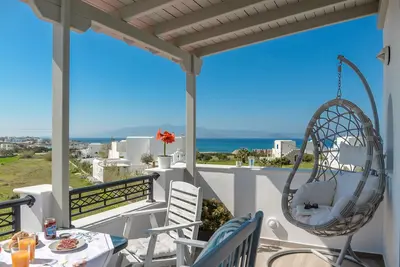 Image de Beach Front Accommodation In Mikri Vigla Beach