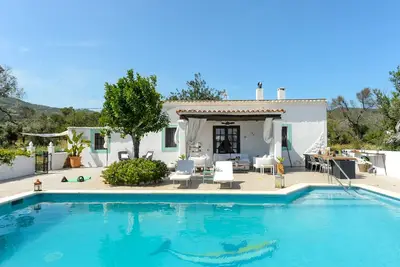 Image de Country House in stunning Azaro Valley Sleeps 8