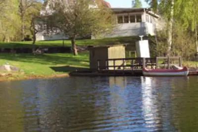 Exclusive holiday home 20 meters from a private lake