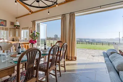 Image de The Old Barn, Witney - sleeps 6 guests in 3 bedrooms
