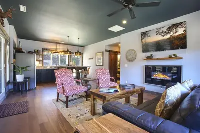 Image de The Springhouse 2br 2ba Hot Tub Fire Pit