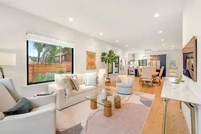 Image de Luxury Designer Home w/ Spa ~ Stroll into Sebastopol