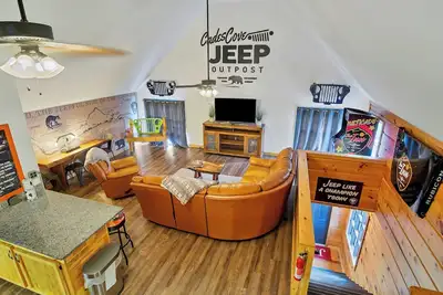 Image de calling all Jeep lovers this cute little Inn is all jeep themed.