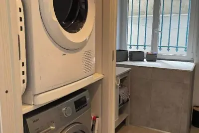 Image de 3 pieces avec terrasse entre plage et centre ville