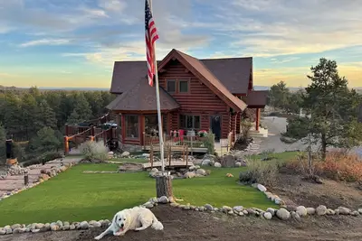 Image de Gorgeous Log Cabin estate with hot tub, views, privacy and sauna!