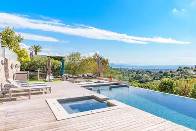 Image de Logement de standing avec vue mer panoramique dans villa hauteur de Cannes