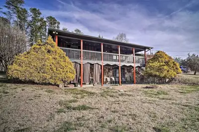 Image de Sevierville Cabin w/ Hot Tub & Home Theater!
