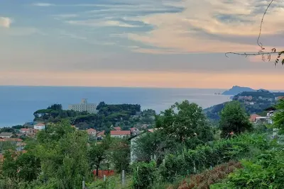 Image de House on 3 levels, with wide sea views.