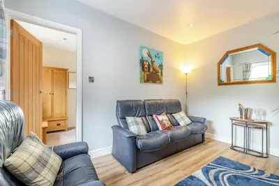 Image de 2 chambres à coucher à Chinley