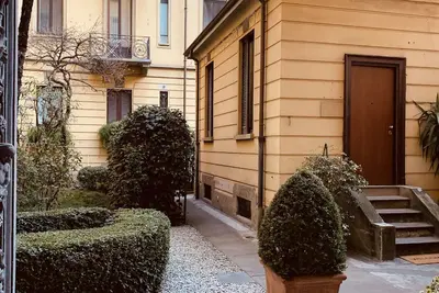 Image de [Milan Central Station] Two-level detached house