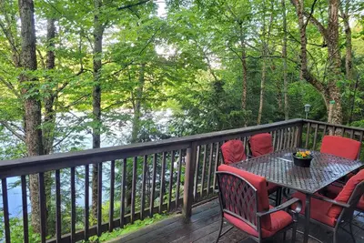 Image de Waterfront Cabin- look down on water from deck, private docks & fire pit