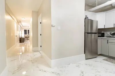Image de Newly renovated unit in downtown