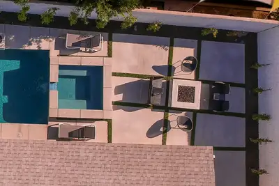 Image de Tranquil Luxury ~ Pool ~ Hot Tub ~ Game Room ~ Pkg