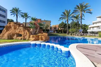 Image de Bel appartement pour 6 personnes avec Wifi, piscine, climatisation, Tv et terrasse