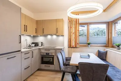 Image de Joli appartement pour 5 personnes avec Wifi, bain Ă remous, Tv, balcon et parking