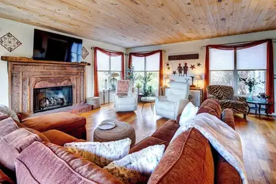 Image de Unique Private Farmhouse near Asheville 4bd, 2 bth