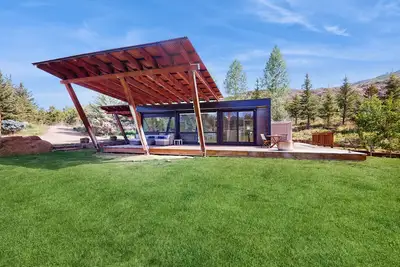 Image de Secluded unique home in prime location with deck, woodstove, & mountain view