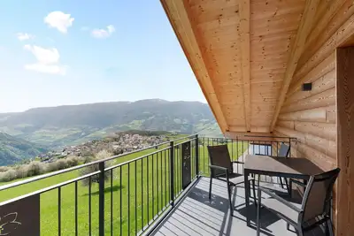 Image de Appartement de vacances \"Platiederhof Apt Lajen\" avec vue sur les montagnes