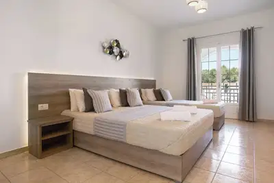 Image de Appartement de vacances \"Tropical Studio 3\" avec jardin partagé, climatisation et Wi-Fi.