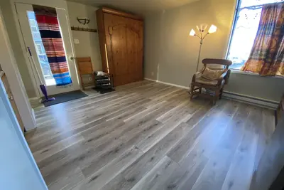 Seasonal studio rental! Sunny side Telluride studio apt. available!