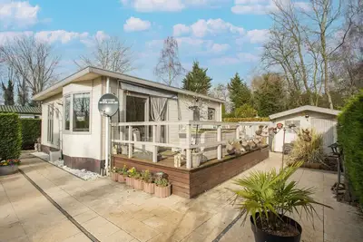 Image de Chalet confortable avec terrasses confortables Ă Hoek
