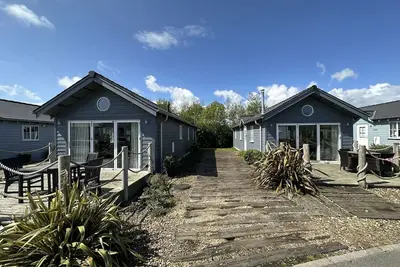 Image de 2 Detached Beach Houses - Book as a pair sleeps 8!