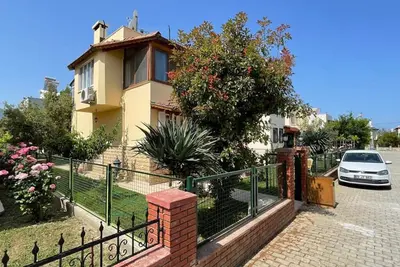 Image de 10 min walk to the beach - Summer House in a Quiet Neighborhood
