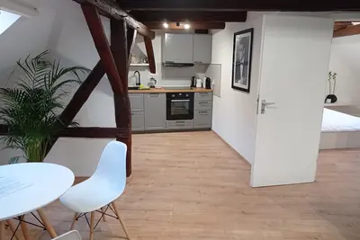 Image de Feel-good oasis in the old town, SmartTV + Netflix, large bathtub