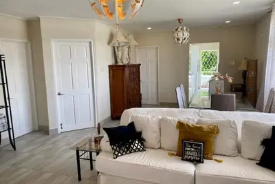 Image de Airy Modern Very Specious 2 Bed/2 Bath Apartment