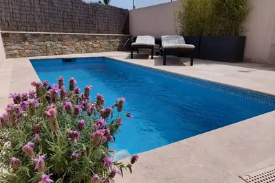 Image de Lovingly furnished holiday home with pool and air conditioning.