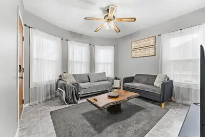 Image de Vida Comfy Inn Modern 3br- 8 mins to downtown