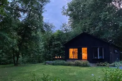 Image de Wappinger Cottage - Scandinavian retreat on a creek