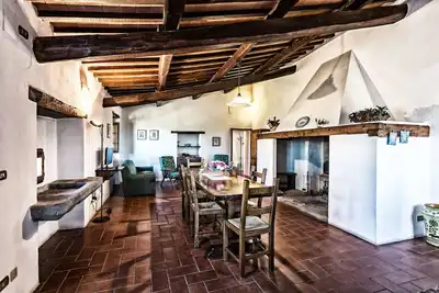 Image de Il Castello Apartment in Farmhouse with swimming pool overlooking Lake Trasimeno