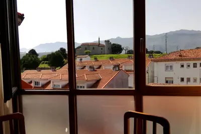 Flat halfway between the beach and Llanes downtown