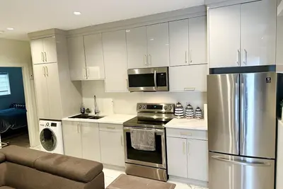 Image de Romantic suit/ hot tub 5 minutes from the beach