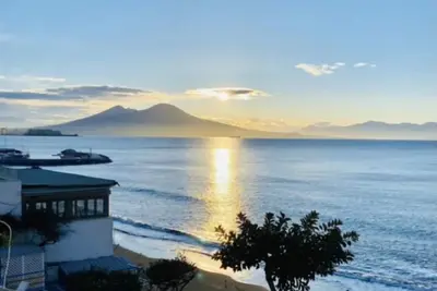 Naples-Casa Posillipo 5 meters from the beach up to 6 beds
