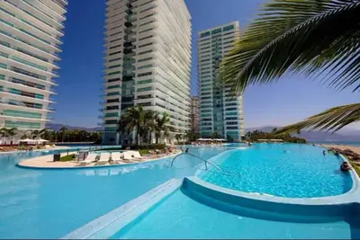 Image de Península T3 1a Luxurious Ocean View Getaway!