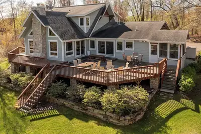 Image de Luxury on North Long Lake in a Private Estate. Relax in the Saltwater Hot Tub!