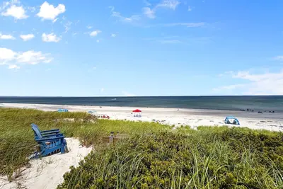 Image de Salt, Sand & Serenity - Bye The Sea