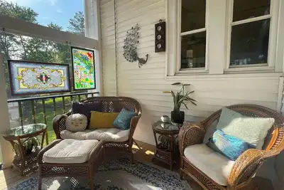 Image de Victorian home brought back to life on the Shawnee Hills wine trail.